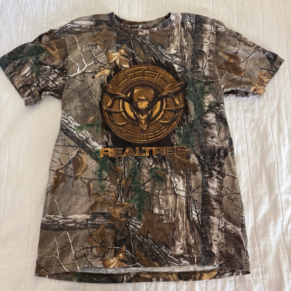 Realtree Buckhorn River Mens MEDIUM T-Shirt‎ Camo Short Sleeve High Caliber